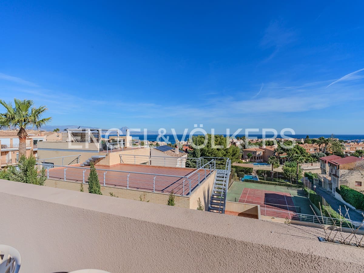 4 soverom Villa til salgs i Alicante by med svømmebasseng garasje - € 3 150 000 (Ref: 8762605)