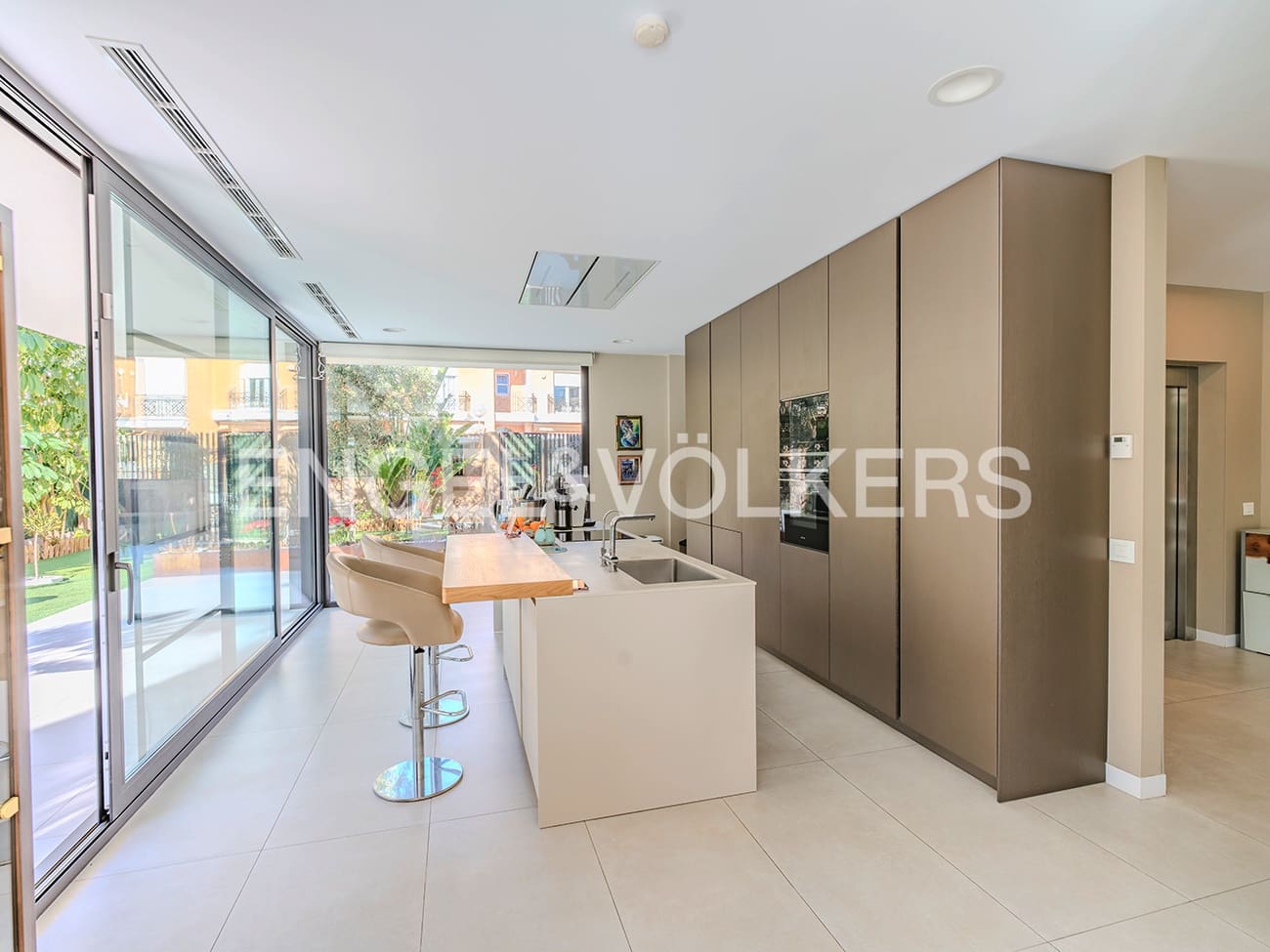 4 soverom Villa til salgs i Alicante by med svømmebasseng garasje - € 3 150 000 (Ref: 8762605)