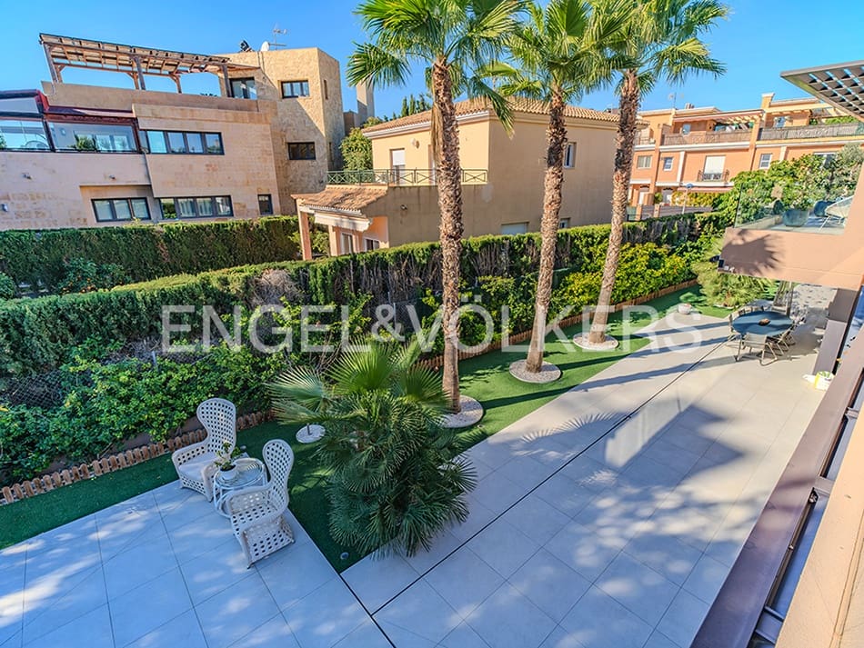 4 soverom Villa til salgs i Alicante by med svømmebasseng garasje - € 3 150 000 (Ref: 8762605)