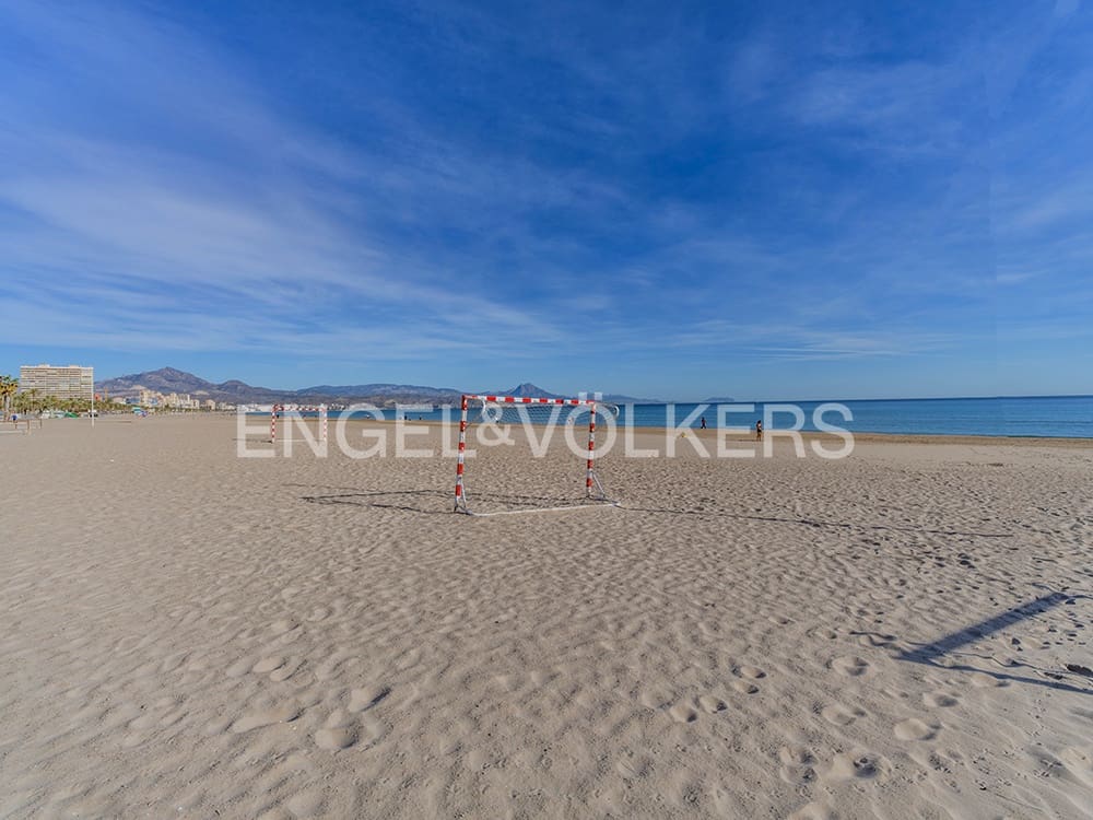 5 soveværelse Lejlighed til salg i Alicante by med swimmingpool garage - € 1.300.000 (Ref: 8762640)