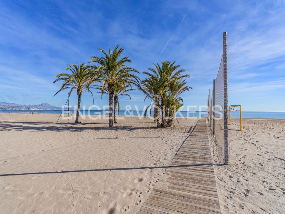 5 soveværelse Lejlighed til salg i Alicante by med swimmingpool garage - € 1.300.000 (Ref: 8762640)