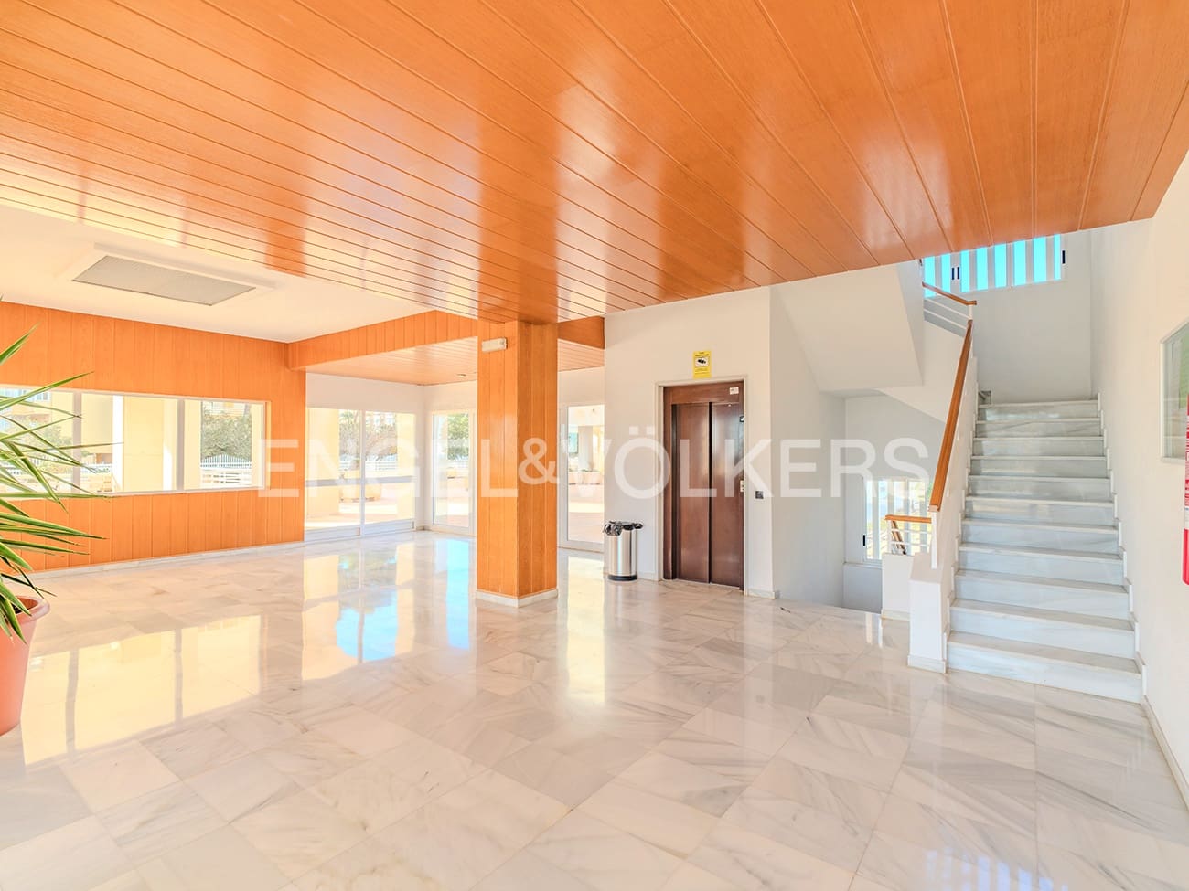 5 soveværelse Lejlighed til salg i Alicante by med swimmingpool garage - € 1.300.000 (Ref: 8762640)