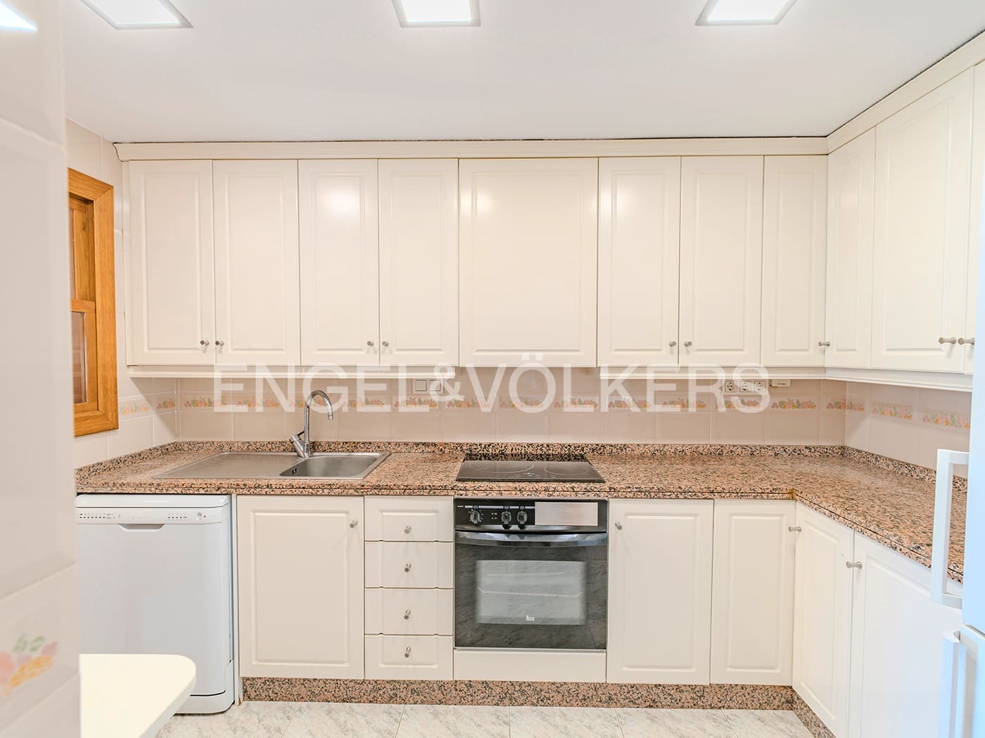 5 soveværelse Lejlighed til salg i Alicante by med swimmingpool garage - € 1.300.000 (Ref: 8762640)