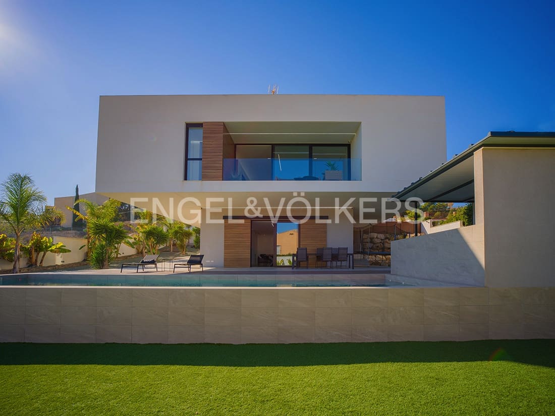 5 soveværelse Villa til salg i Alicante by med swimmingpool garage - € 2.100.000 (Ref: 8762651)