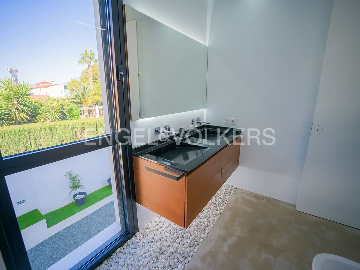 5 soveværelse Villa til salg i Alicante by med swimmingpool garage - € 2.100.000 (Ref: 8762651)