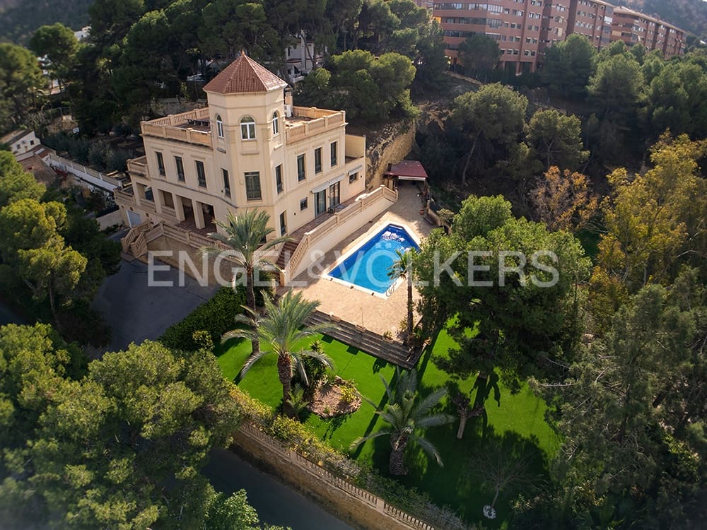 5 soveværelse Villa til salg i Alicante by med swimmingpool garage - € 1.900.000 (Ref: 8762652)