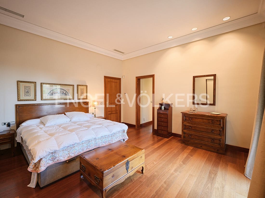 5 soveværelse Villa til salg i Alicante by med swimmingpool garage - € 1.900.000 (Ref: 8762652)