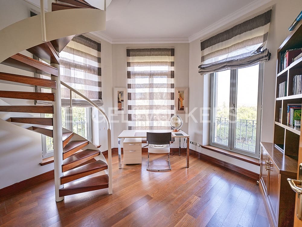 5 soveværelse Villa til salg i Alicante by med swimmingpool garage - € 1.900.000 (Ref: 8762652)