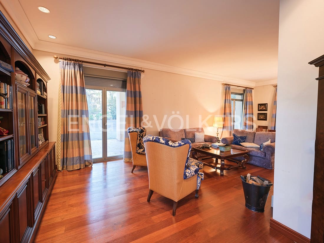 5 soveværelse Villa til salg i Alicante by med swimmingpool garage - € 1.900.000 (Ref: 8762652)