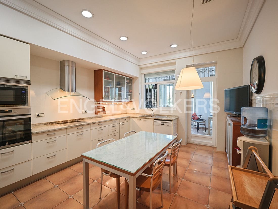 5 soveværelse Villa til salg i Alicante by med swimmingpool garage - € 1.900.000 (Ref: 8762652)