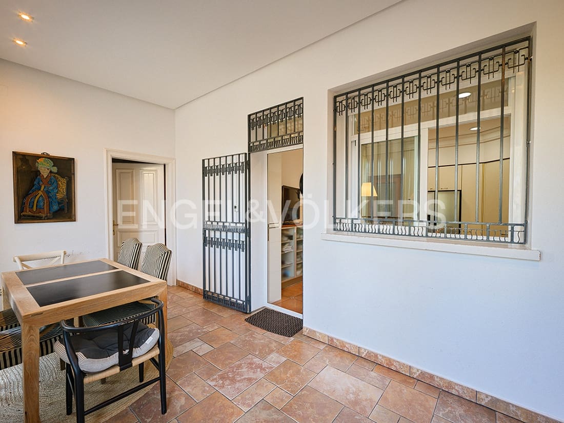 5 soveværelse Villa til salg i Alicante by med swimmingpool garage - € 1.900.000 (Ref: 8762652)