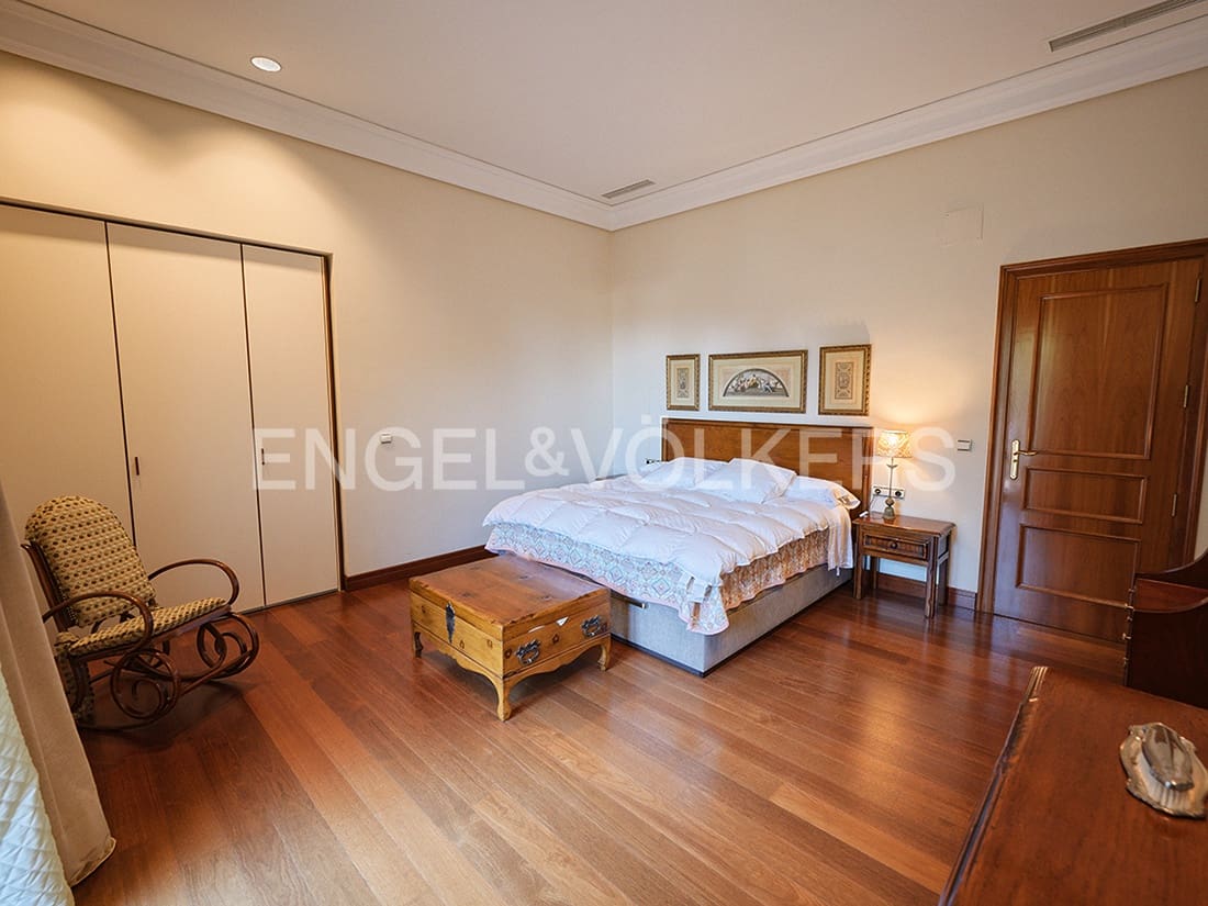 5 soveværelse Villa til salg i Alicante by med swimmingpool garage - € 1.900.000 (Ref: 8762652)