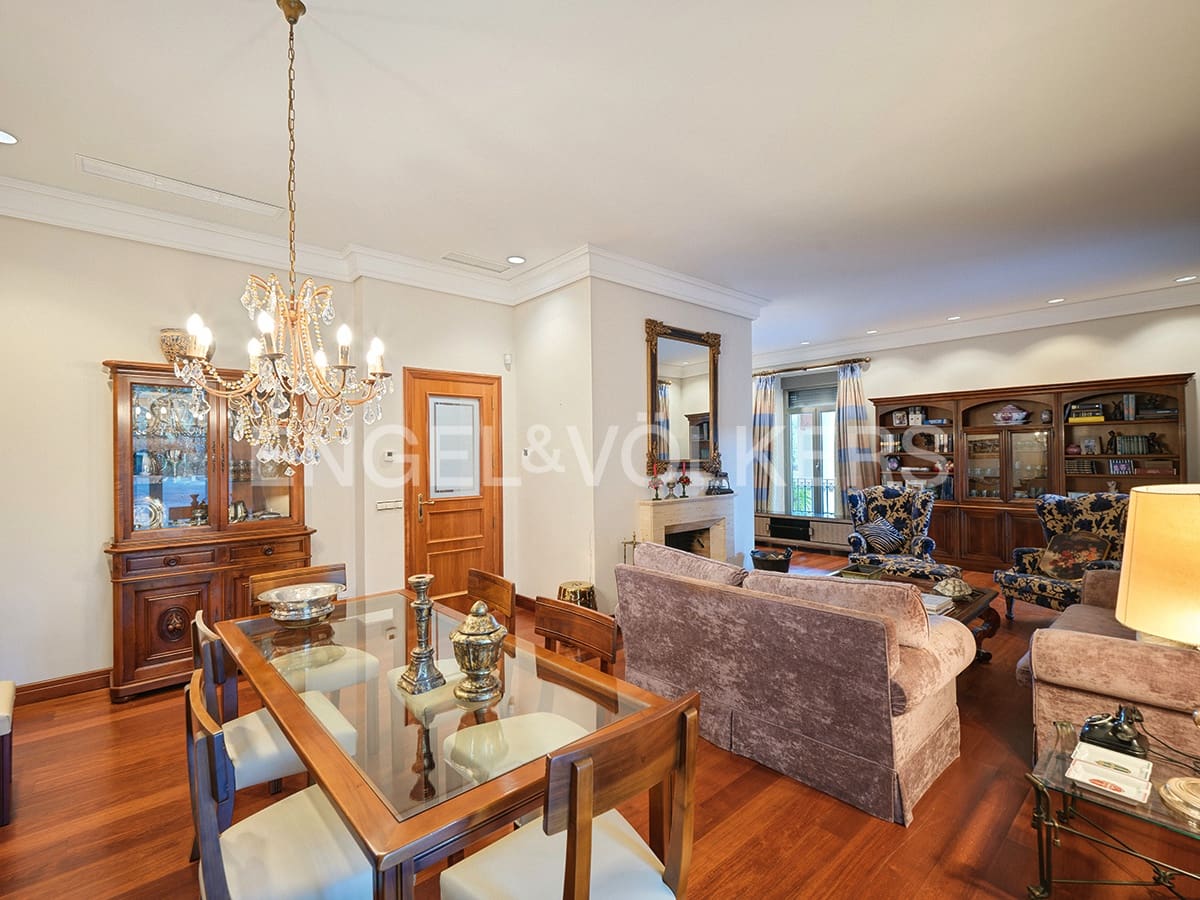 5 soveværelse Villa til salg i Alicante by med swimmingpool garage - € 1.900.000 (Ref: 8762652)