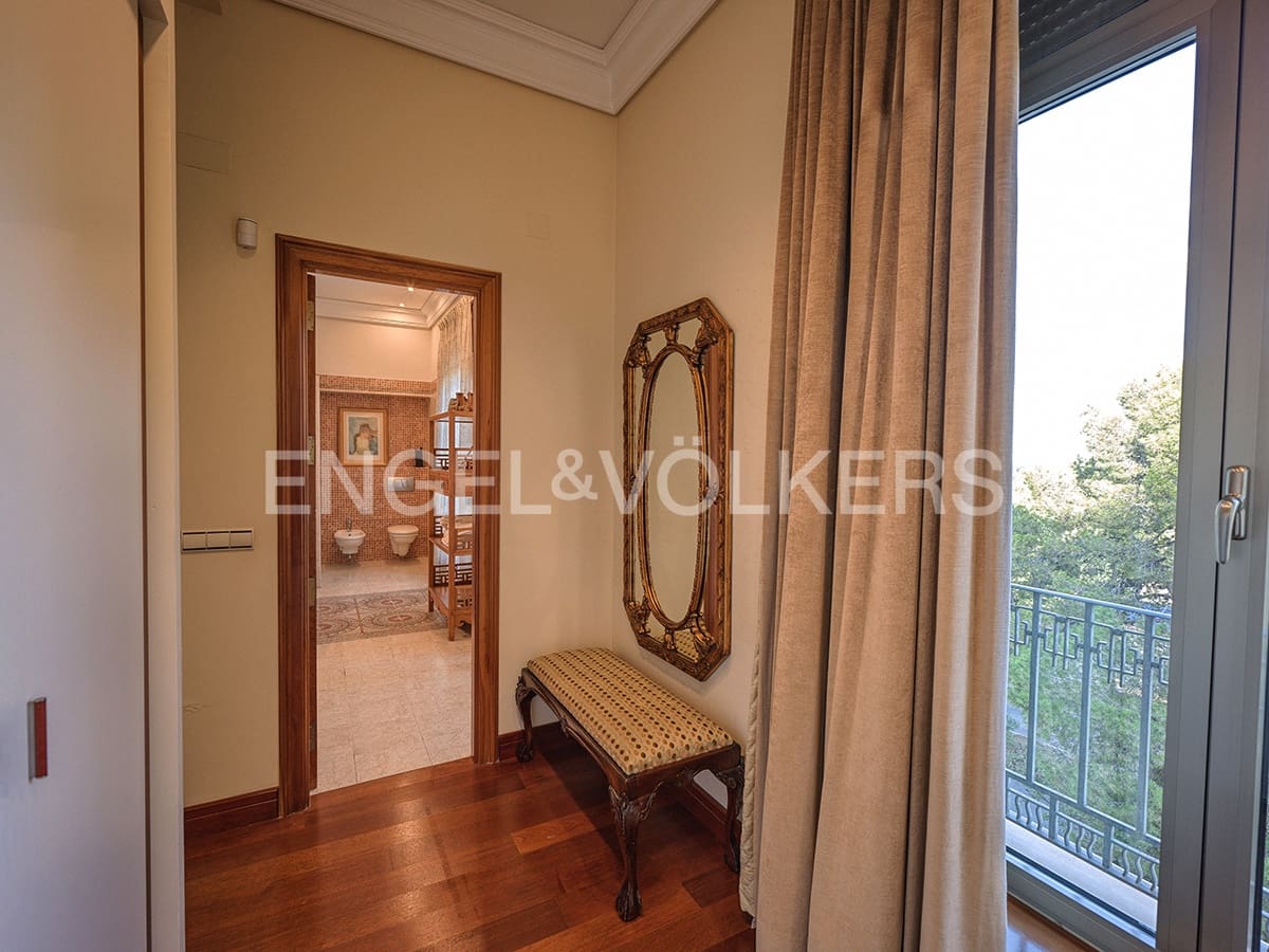 5 soveværelse Villa til salg i Alicante by med swimmingpool garage - € 1.900.000 (Ref: 8762652)