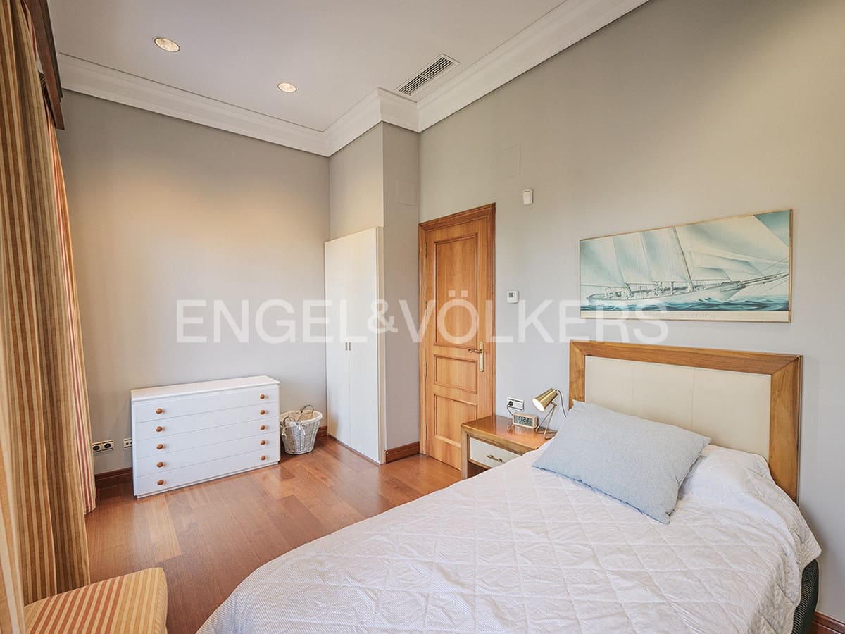 5 soveværelse Villa til salg i Alicante by med swimmingpool garage - € 1.900.000 (Ref: 8762652)