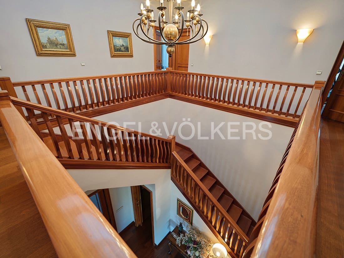 5 soveværelse Villa til salg i Alicante by med swimmingpool garage - € 1.900.000 (Ref: 8762652)