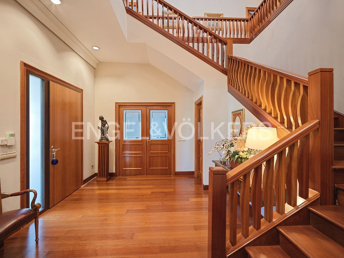 5 soveværelse Villa til salg i Alicante by med swimmingpool garage - € 1.900.000 (Ref: 8762652)