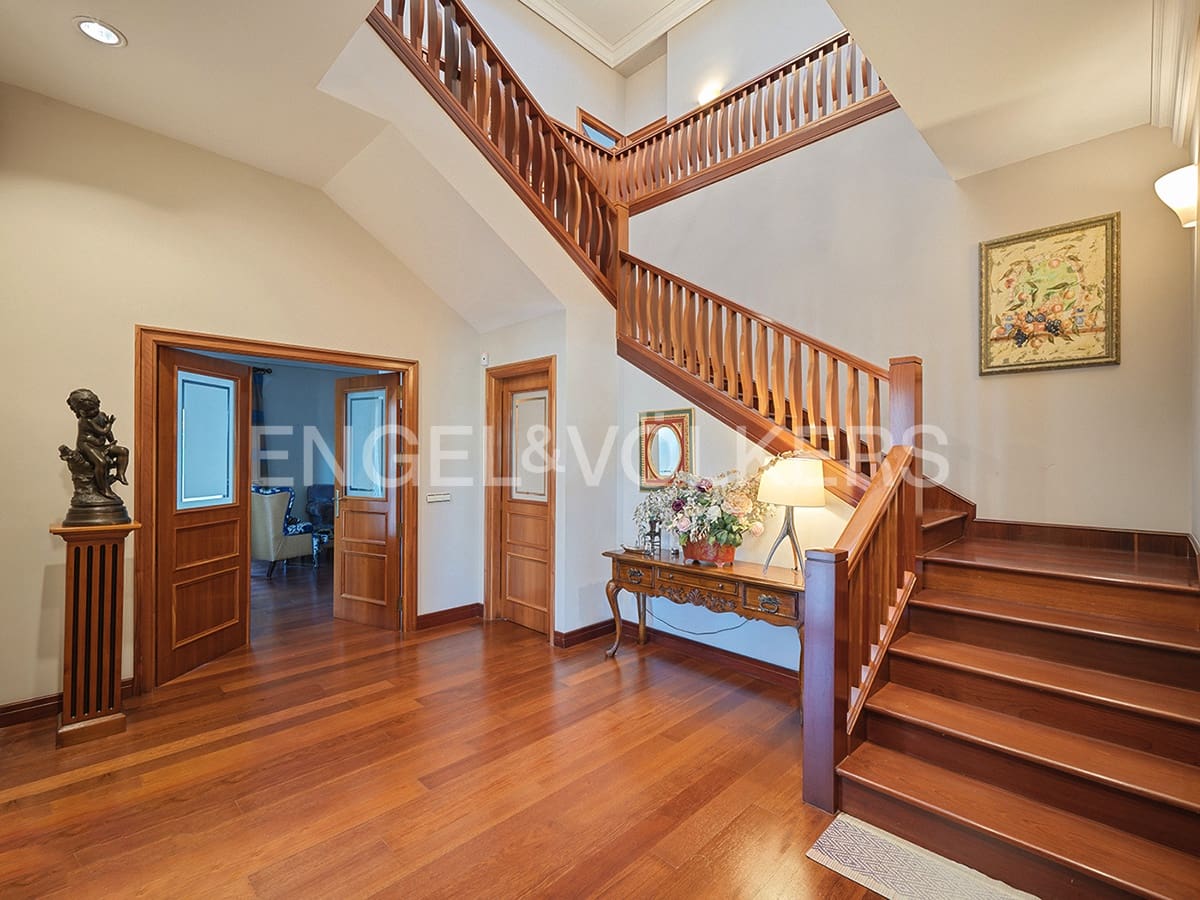 5 soveværelse Villa til salg i Alicante by med swimmingpool garage - € 1.900.000 (Ref: 8762652)