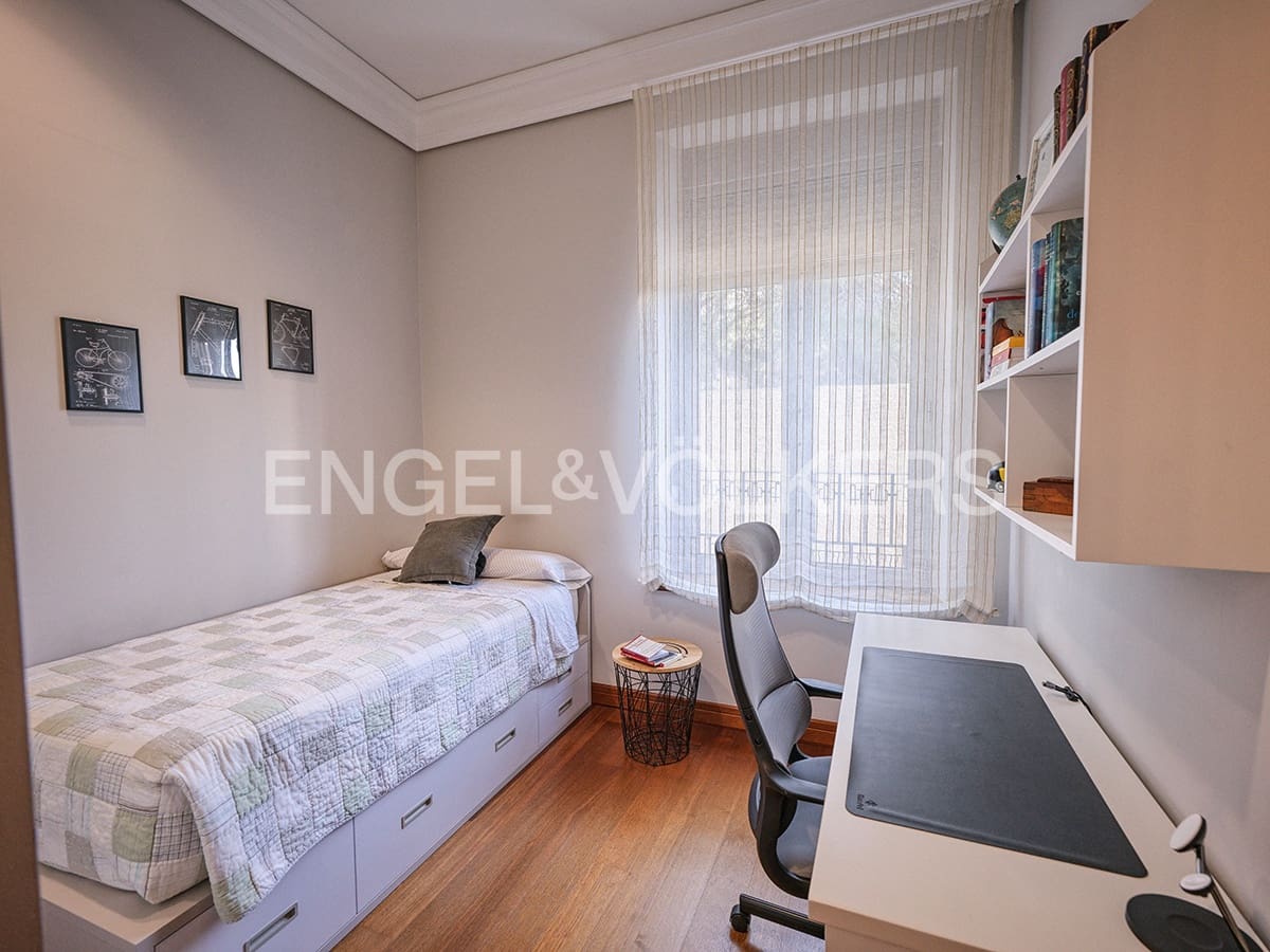 5 soveværelse Villa til salg i Alicante by med swimmingpool garage - € 1.900.000 (Ref: 8762652)