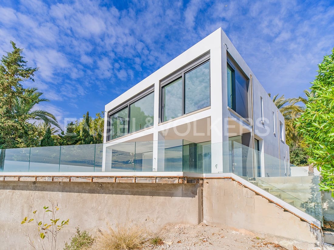 Villa til salgs i El Campello med svømmebasseng garasje - € 2 700 000 (Ref: 8762717)