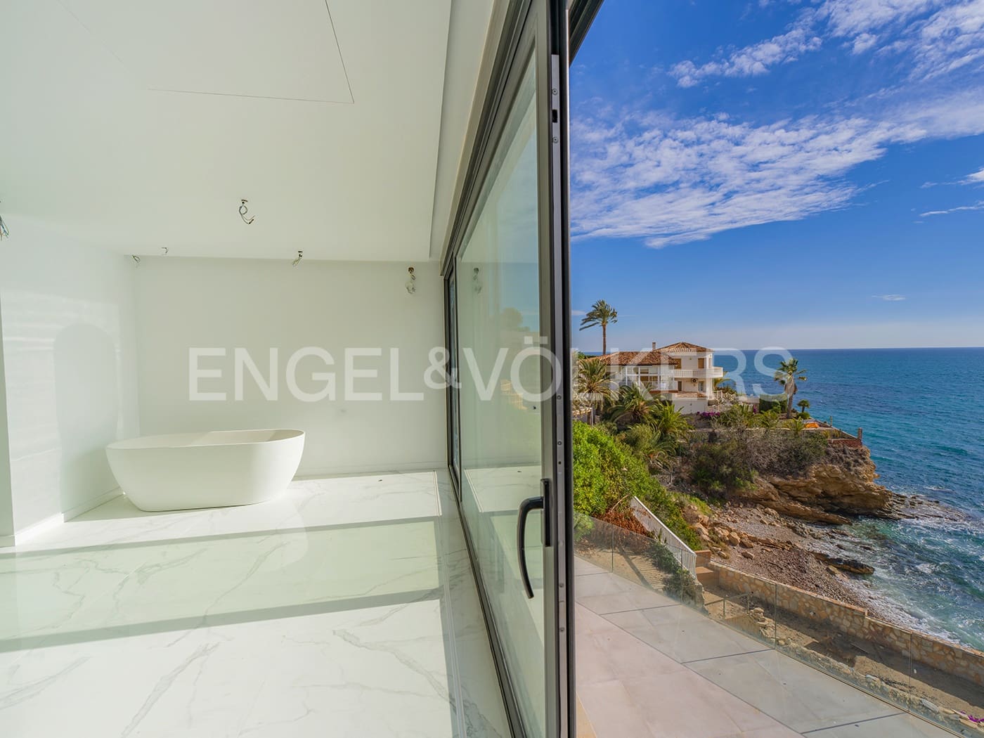 Villa til salgs i El Campello med svømmebasseng garasje - € 2 700 000 (Ref: 8762717)