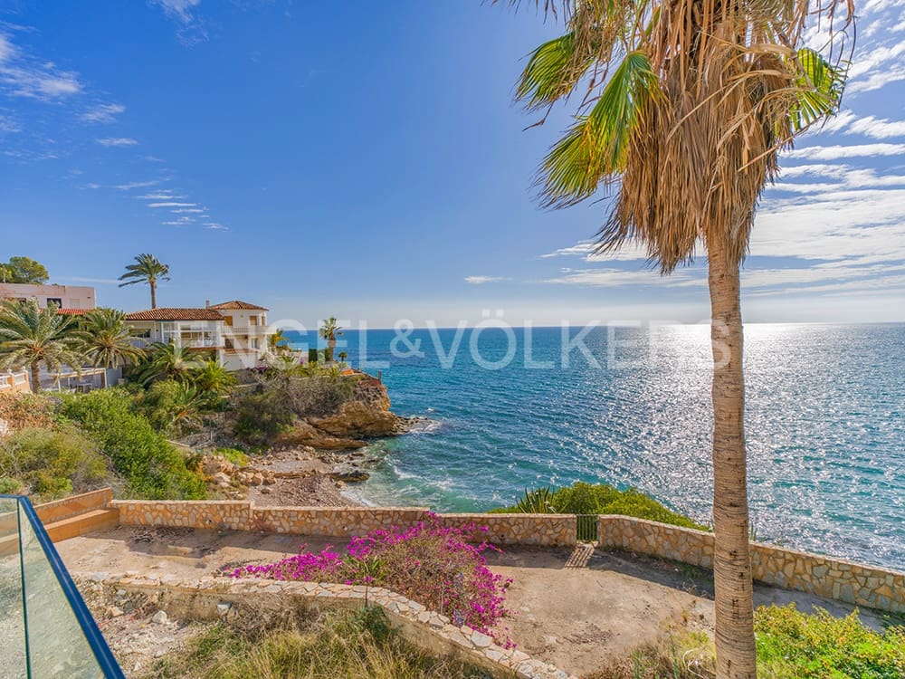 Villa til salgs i El Campello med svømmebasseng garasje - € 2 700 000 (Ref: 8762717)