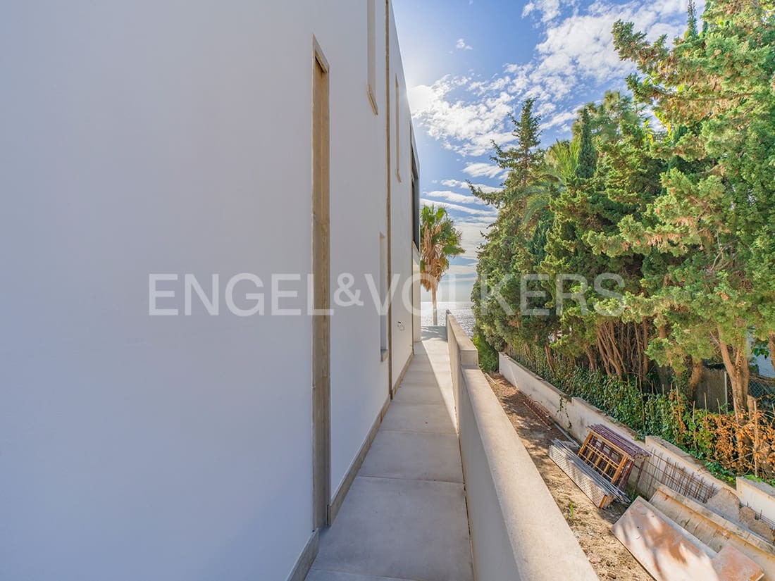 Villa til salgs i El Campello med svømmebasseng garasje - € 2 700 000 (Ref: 8762717)