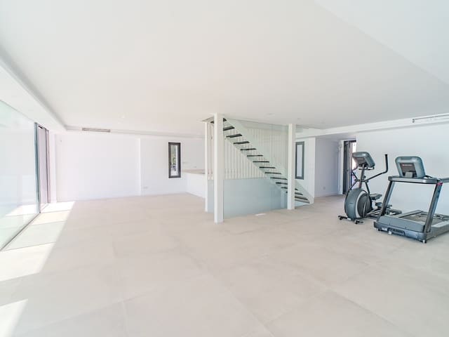 Villa te koop in Coveta Fuma, El Campello met zwembad garage - € 2.700.000 (Ref: 8762717)