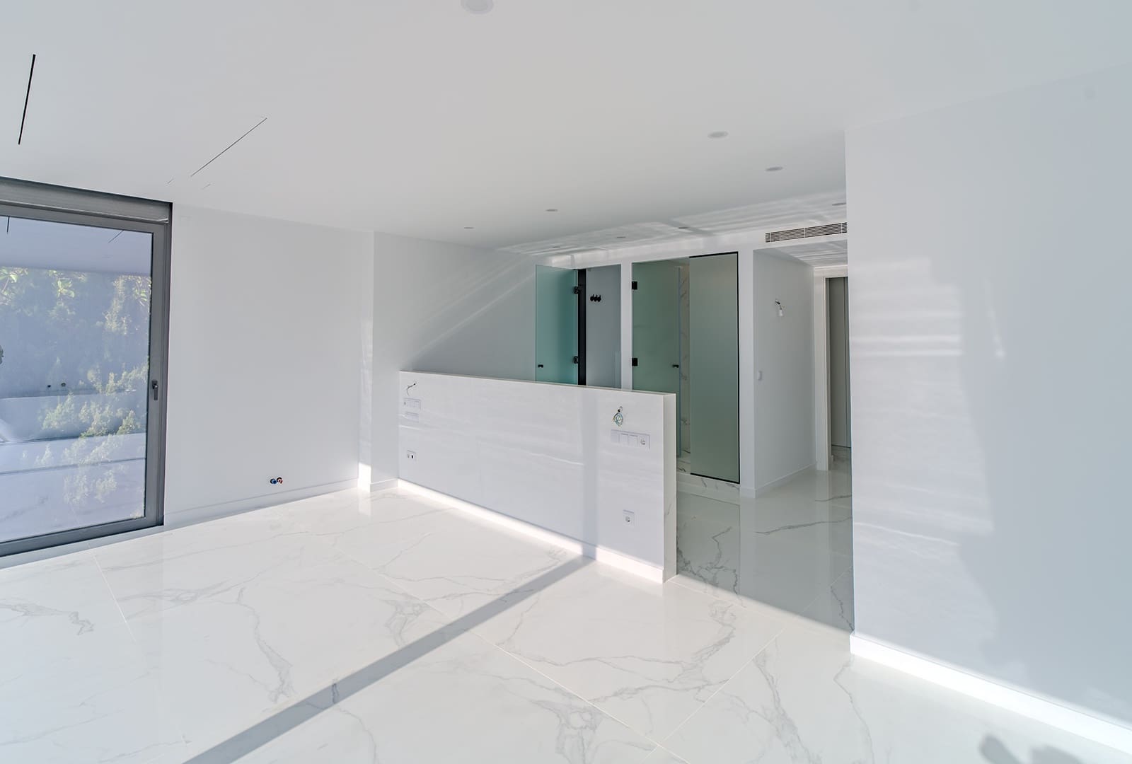 Villa te koop in El Campello met zwembad garage - € 2.700.000 (Ref: 8762717)