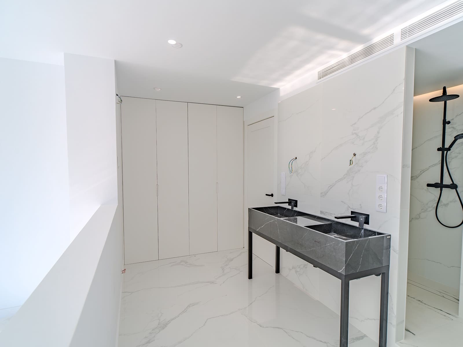 Villa te koop in El Campello met zwembad garage - € 2.700.000 (Ref: 8762717)