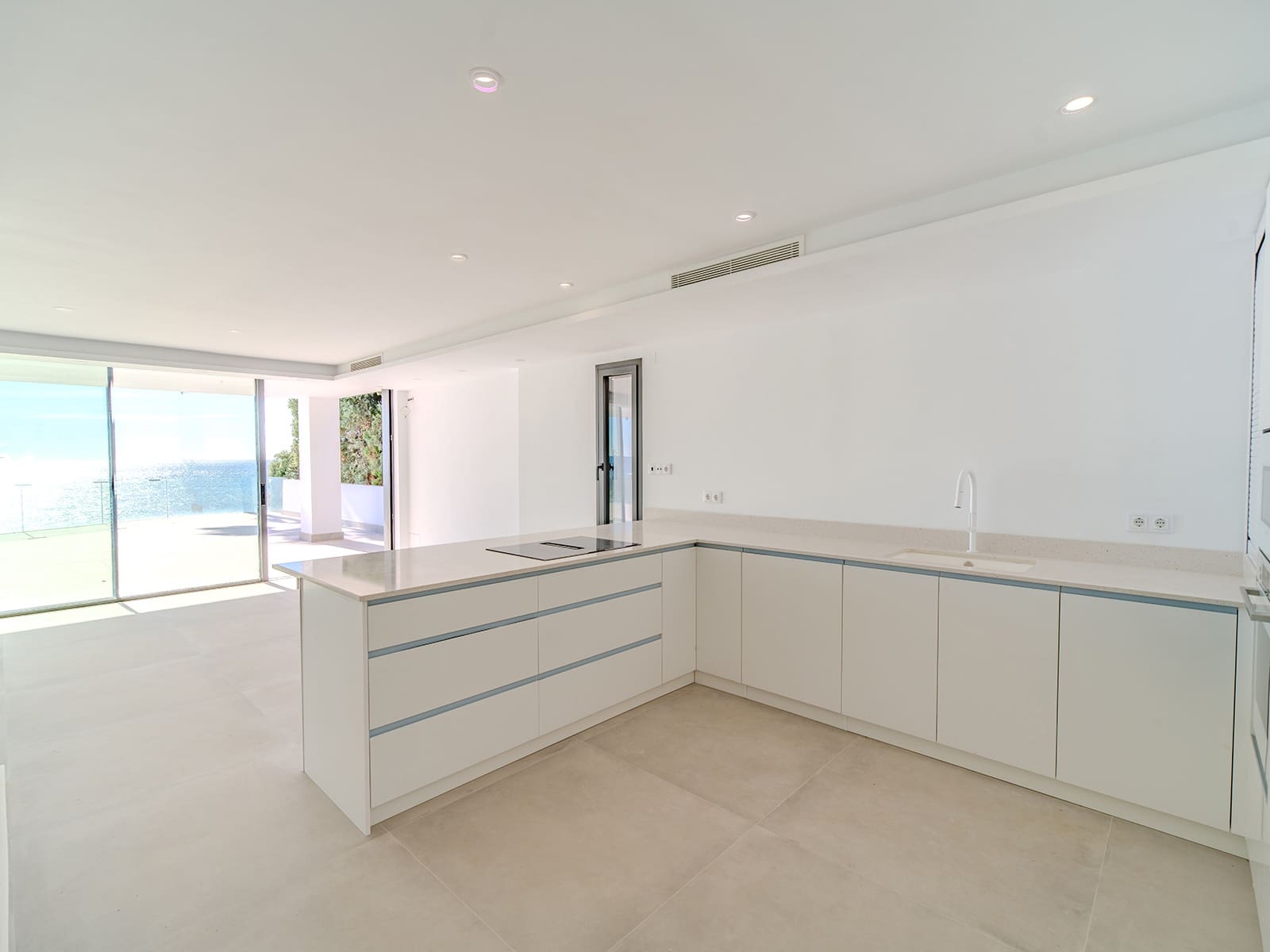 Villa te koop in El Campello met zwembad garage - € 2.700.000 (Ref: 8762717)