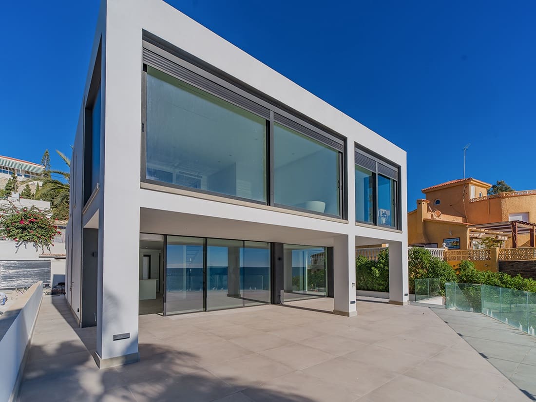 Villa te koop in El Campello met zwembad garage - € 2.700.000 (Ref: 8762717)