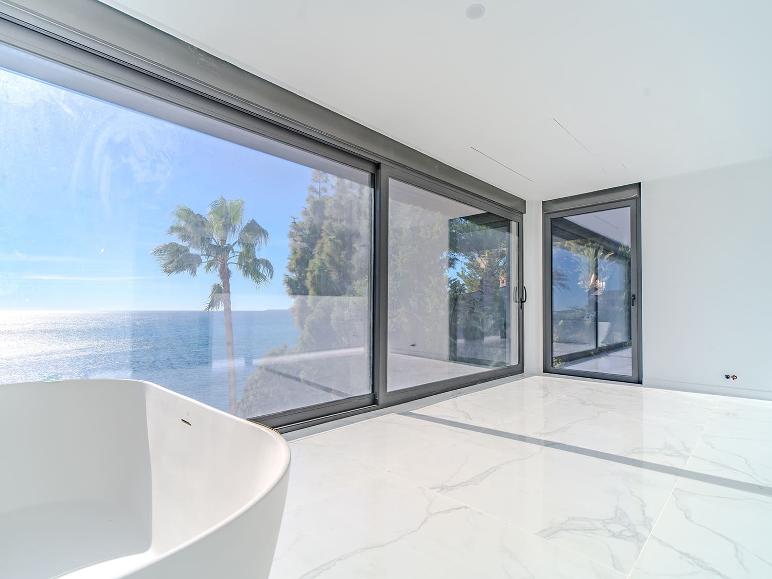 Villa te koop in El Campello met zwembad garage - € 2.700.000 (Ref: 8762717)