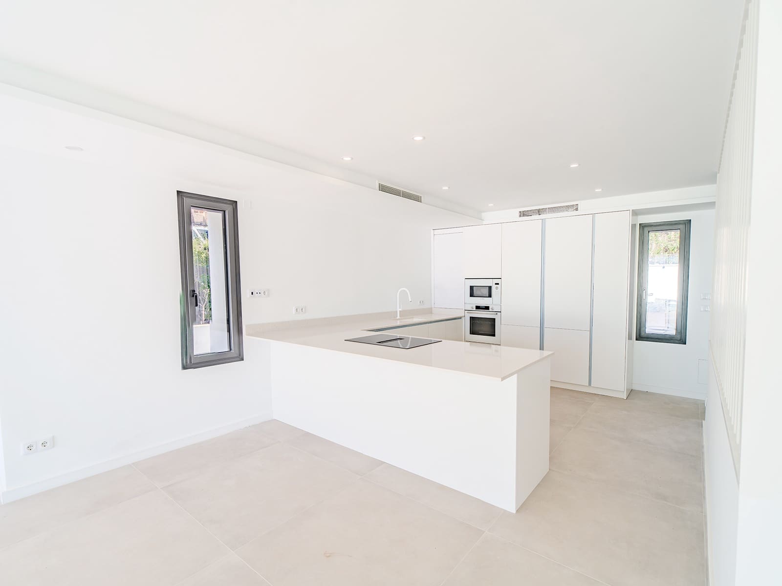 Villa te koop in El Campello met zwembad garage - € 2.700.000 (Ref: 8762717)