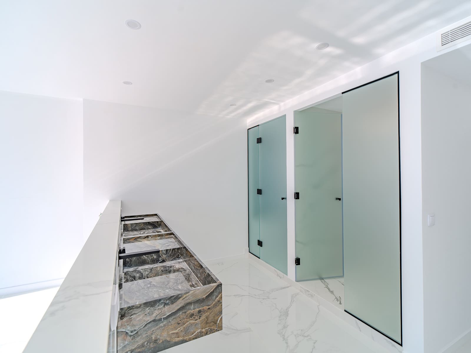 Villa te koop in El Campello met zwembad garage - € 2.700.000 (Ref: 8762717)