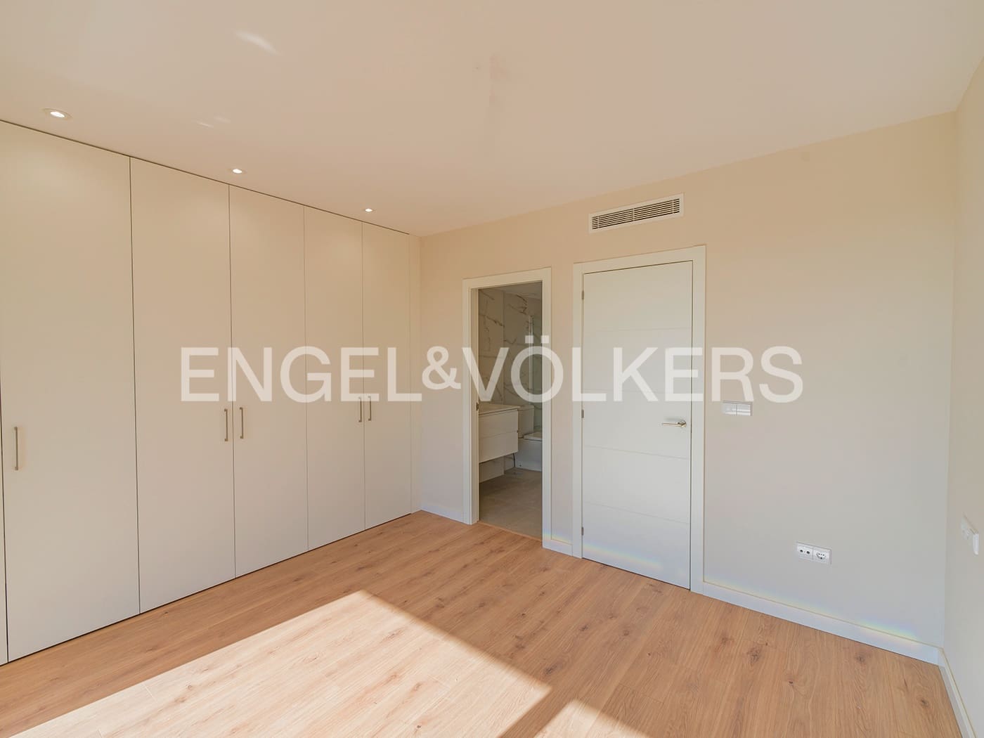 5 soveværelse Lejlighed til salg i Alicante by - € 1.080.000 (Ref: 8762747)