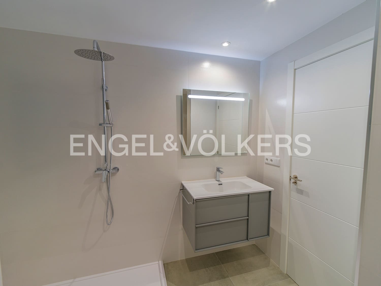 5 soveværelse Lejlighed til salg i Alicante by - € 1.080.000 (Ref: 8762747)