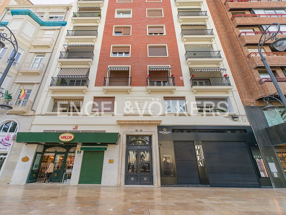 2 quarto Apartamento para venda em Alicante cidade - 1 100 000 € (Ref: 8884509)