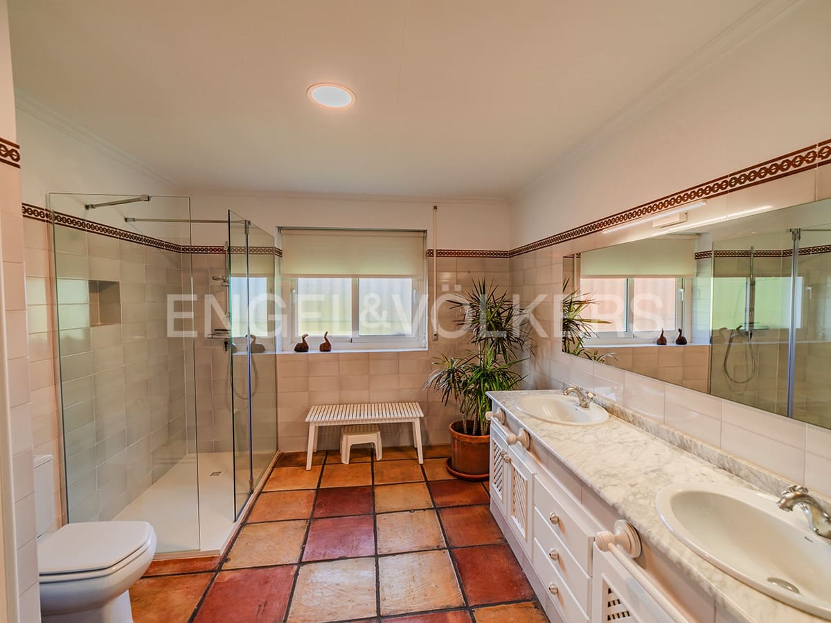 6 soveværelse Villa til salg i Alicante by med swimmingpool garage - € 1.170.000 (Ref: 8891669)