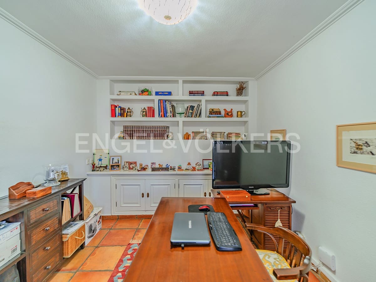 6 soveværelse Villa til salg i Alicante by med swimmingpool garage - € 1.170.000 (Ref: 8891669)