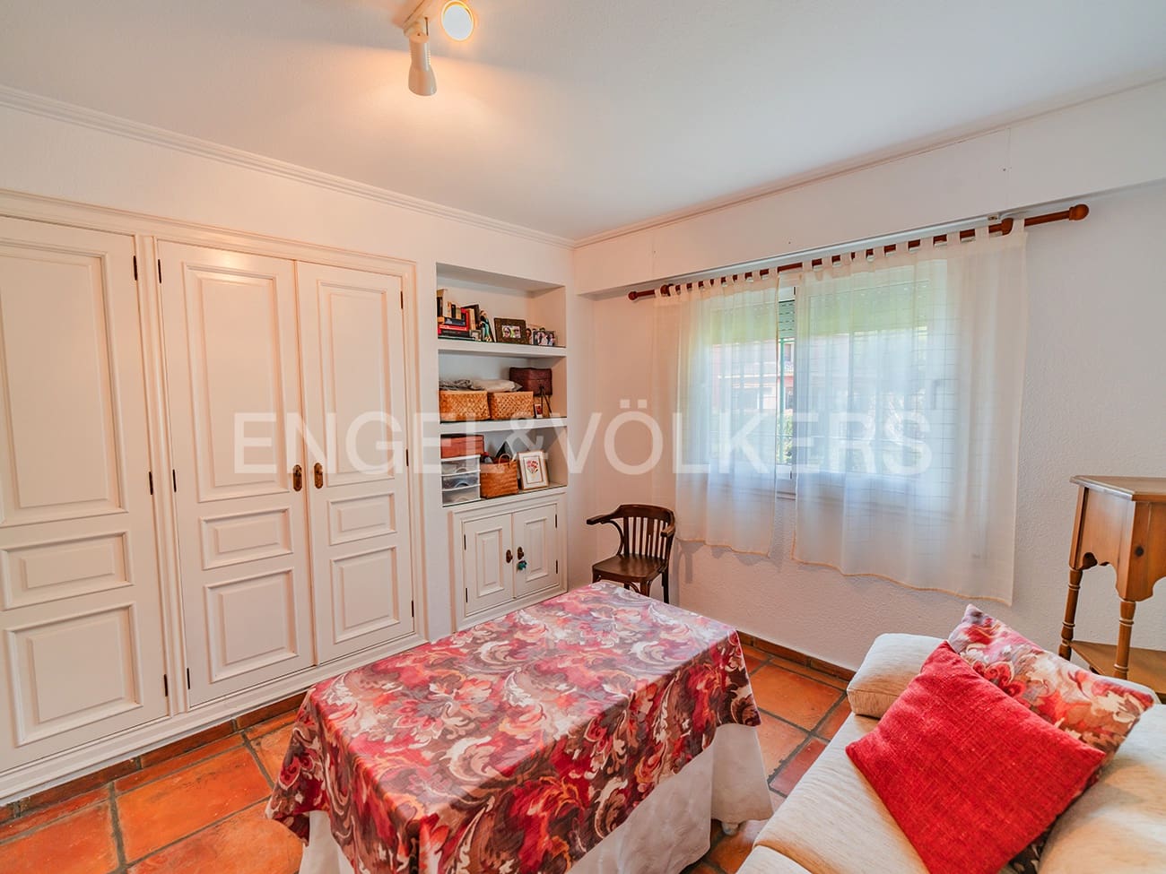 6 soveværelse Villa til salg i Alicante by med swimmingpool garage - € 1.170.000 (Ref: 8891669)