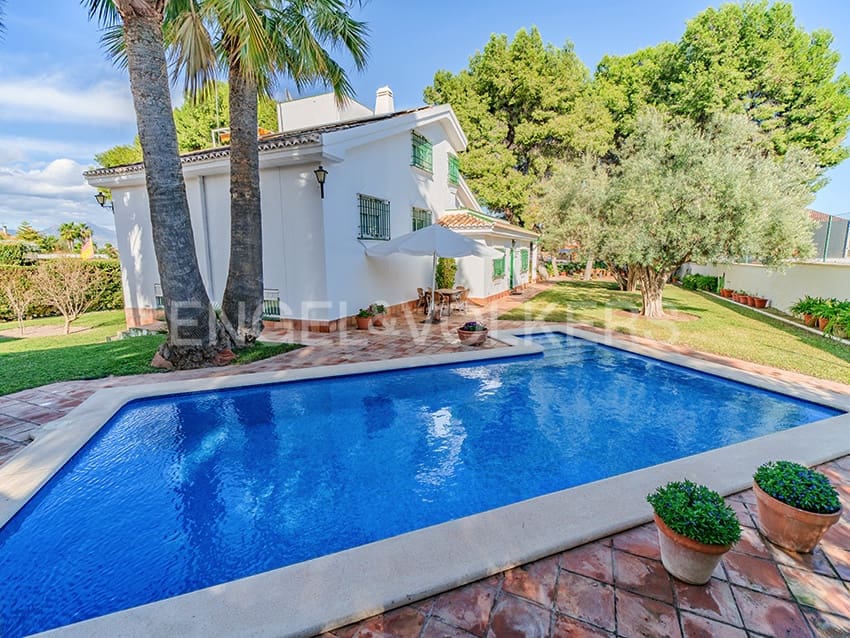 6 soveværelse Villa til salg i Alicante by med swimmingpool garage - € 1.170.000 (Ref: 8891669)