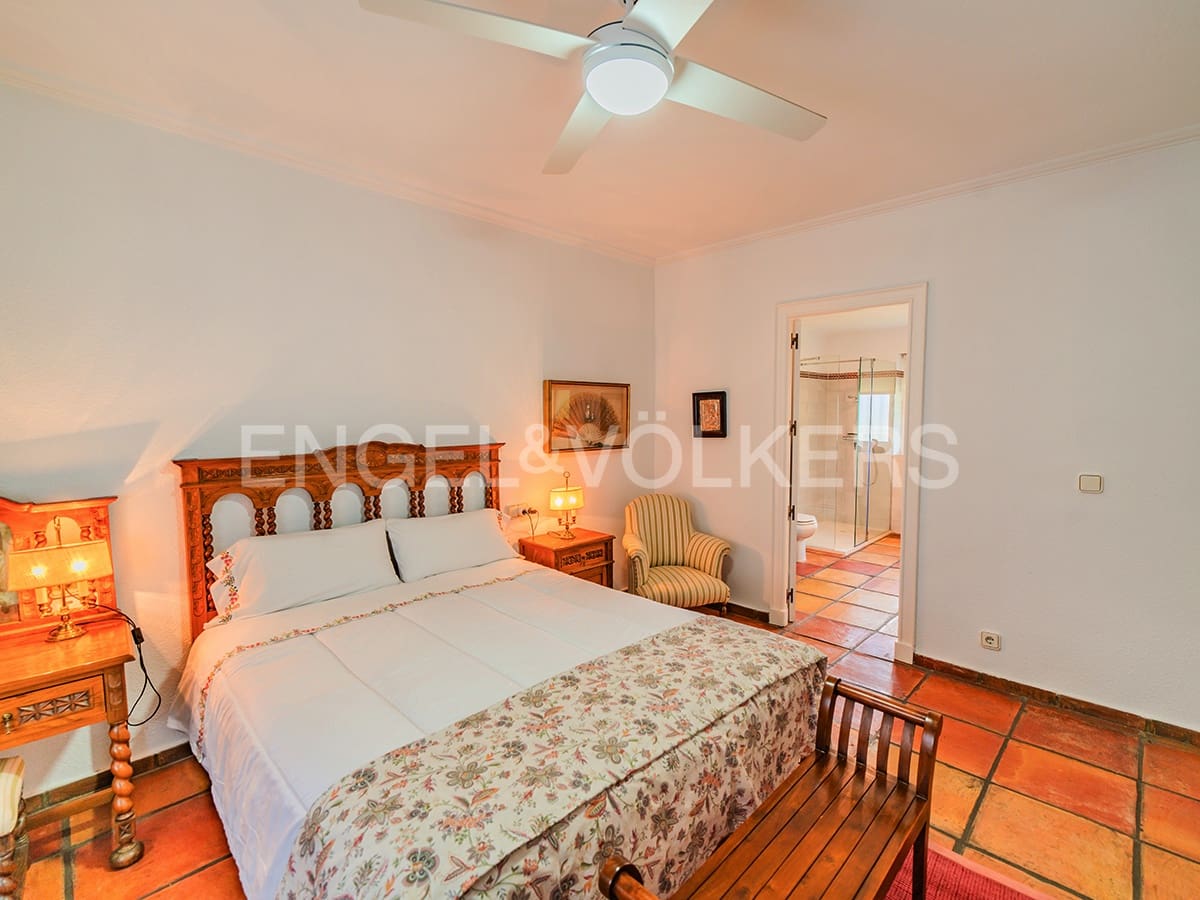 6 soveværelse Villa til salg i Alicante by med swimmingpool garage - € 1.170.000 (Ref: 8891669)