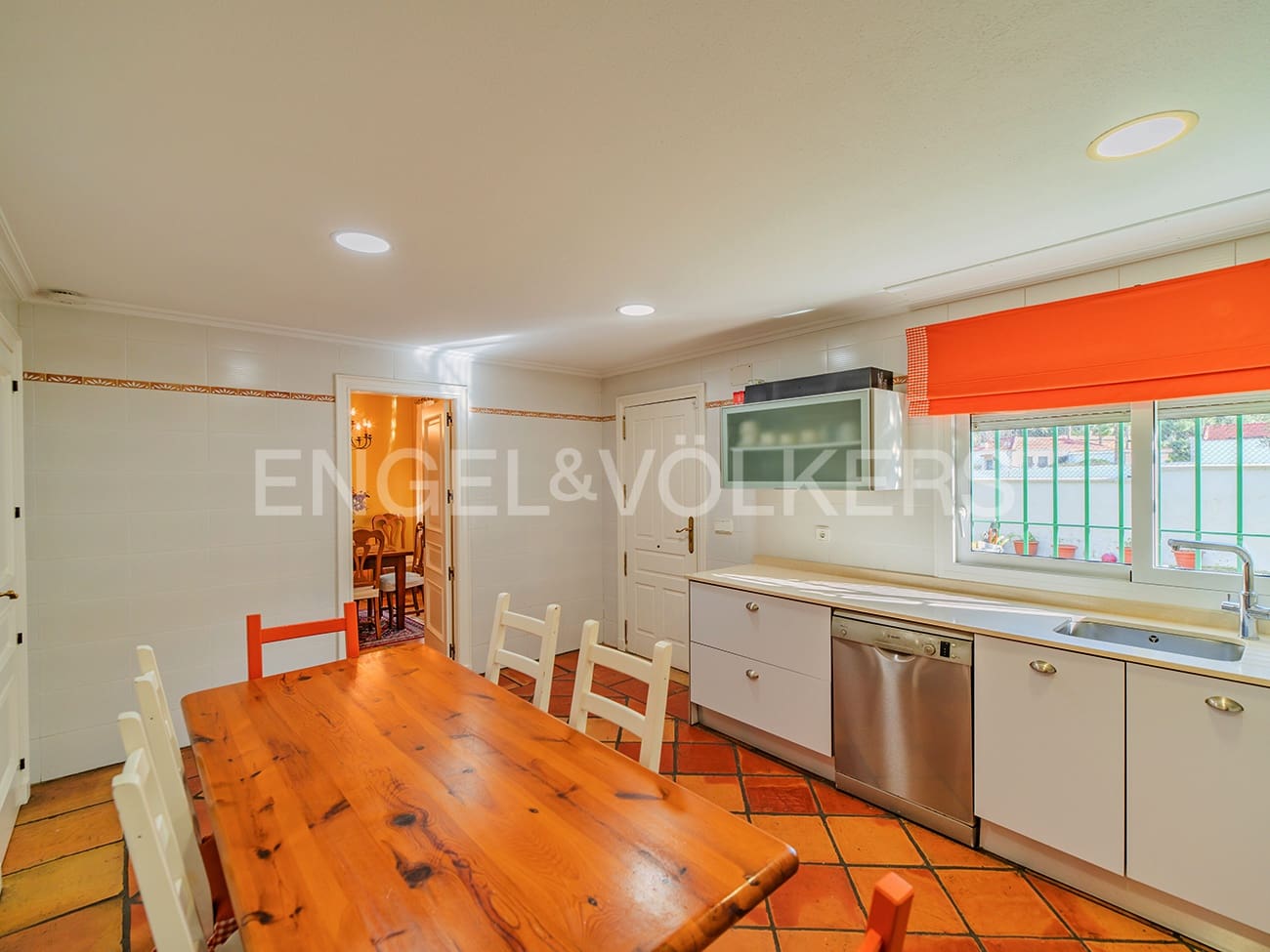 6 soveværelse Villa til salg i Alicante by med swimmingpool garage - € 1.170.000 (Ref: 8891669)