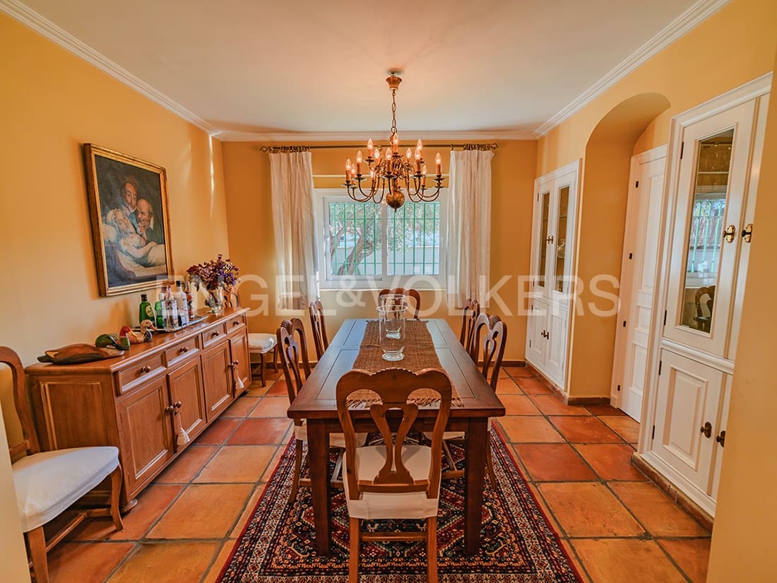 6 soveværelse Villa til salg i Alicante by med swimmingpool garage - € 1.170.000 (Ref: 8891669)