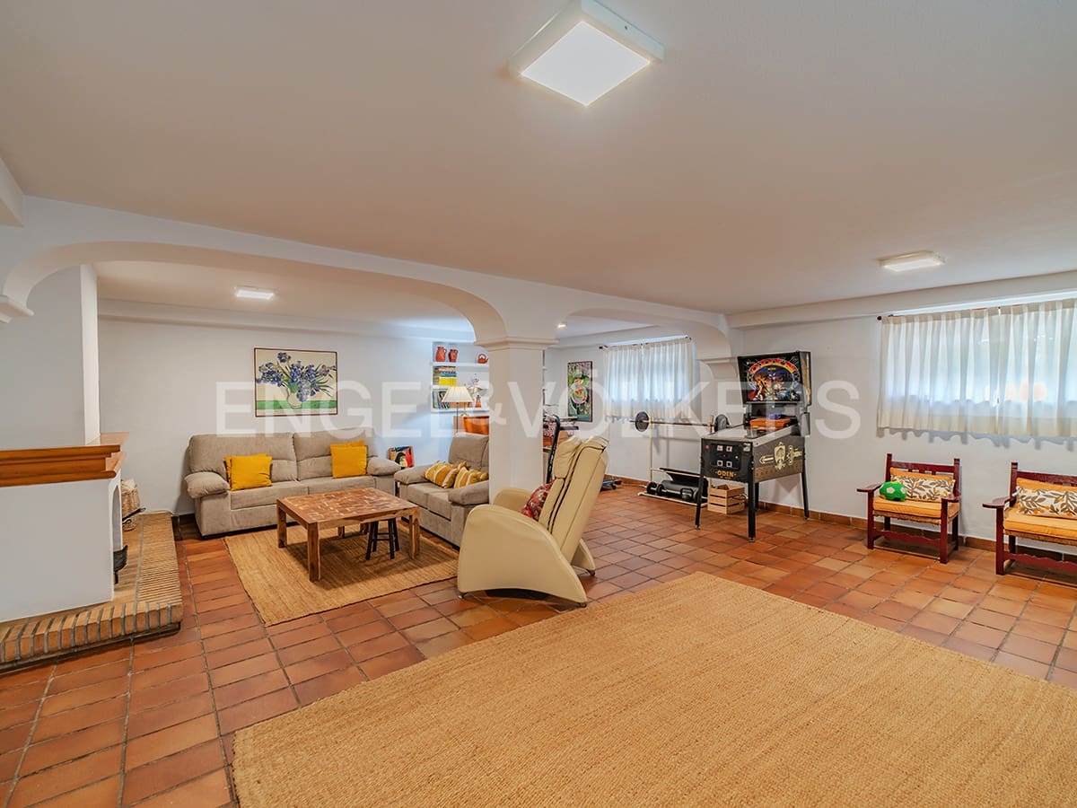 6 soveværelse Villa til salg i Alicante by med swimmingpool garage - € 1.170.000 (Ref: 8891669)