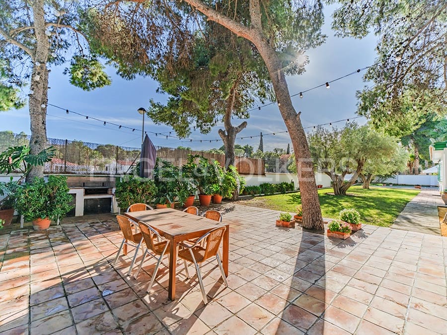 6 soveværelse Villa til salg i Alicante by med swimmingpool garage - € 1.170.000 (Ref: 8891669)