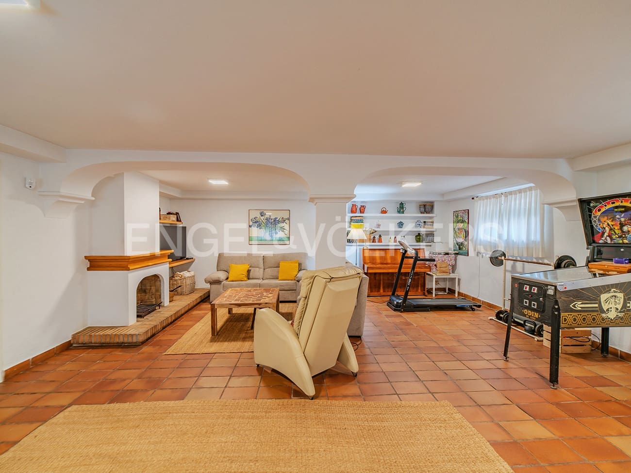 6 soveværelse Villa til salg i Alicante by med swimmingpool garage - € 1.170.000 (Ref: 8891669)