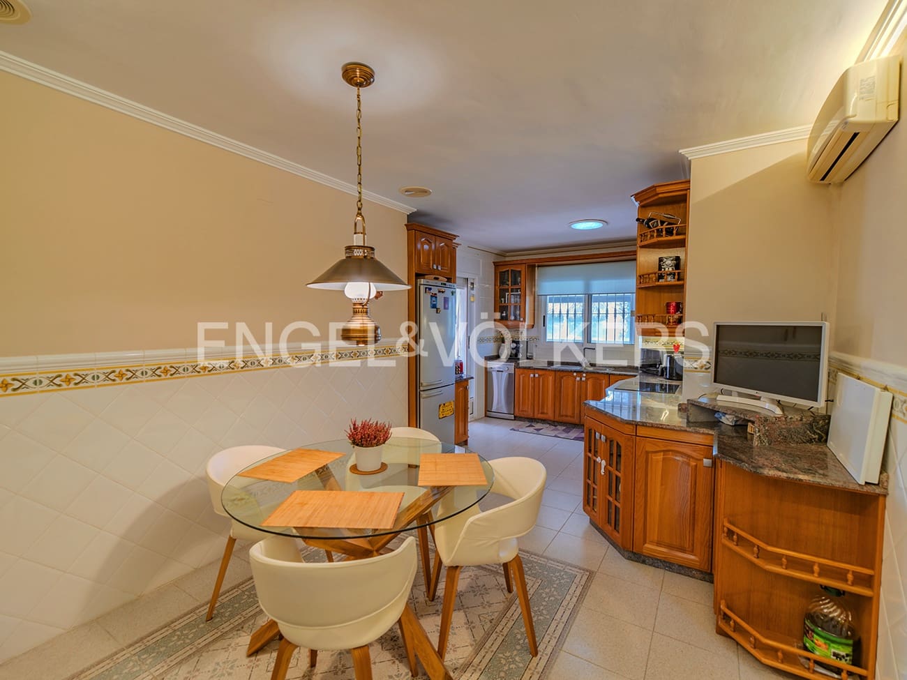 4 quarto Moradia para venda em San Vicente / Sant Vicent del Raspeig com piscina garagem - 695 000 € (Ref: 8897597)