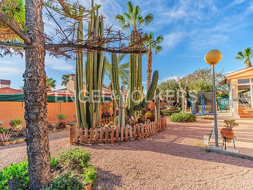 4 quarto Moradia para venda em San Vicente / Sant Vicent del Raspeig com piscina garagem - 695 000 € (Ref: 8897597)